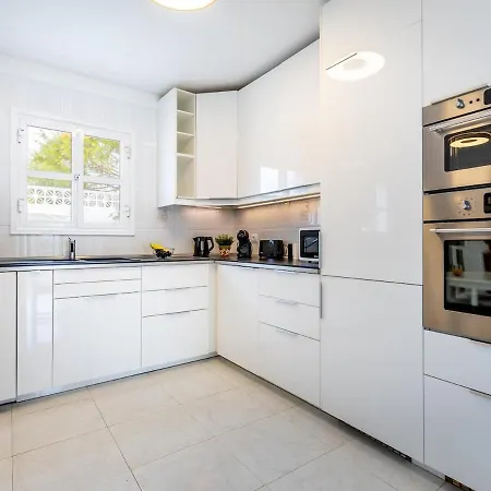 Exclusive Olivia With Private Pool 칼라오살바헤